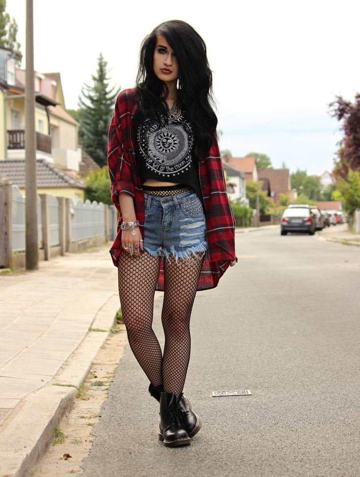 checkered shirt, fishnets and boots